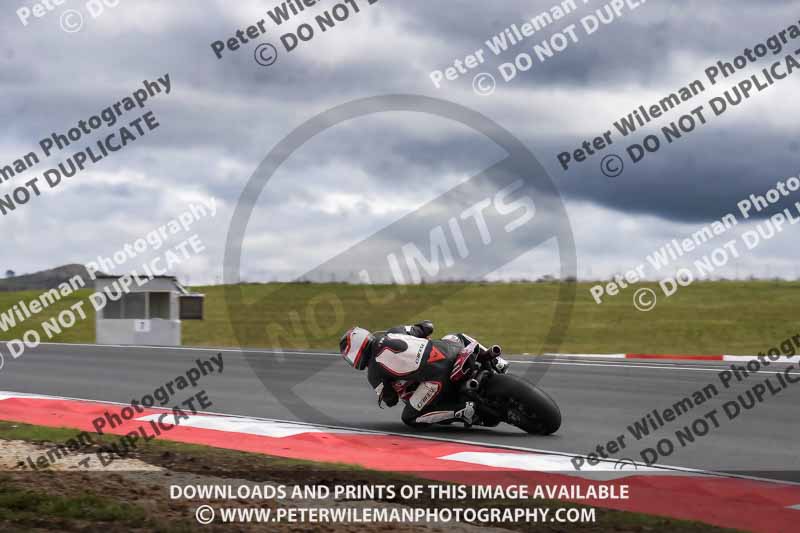 cadwell no limits trackday;cadwell park;cadwell park photographs;cadwell trackday photographs;enduro digital images;event digital images;eventdigitalimages;navarra;no limits trackdays;peter wileman photography;racing digital images;trackday digital images;trackday photos